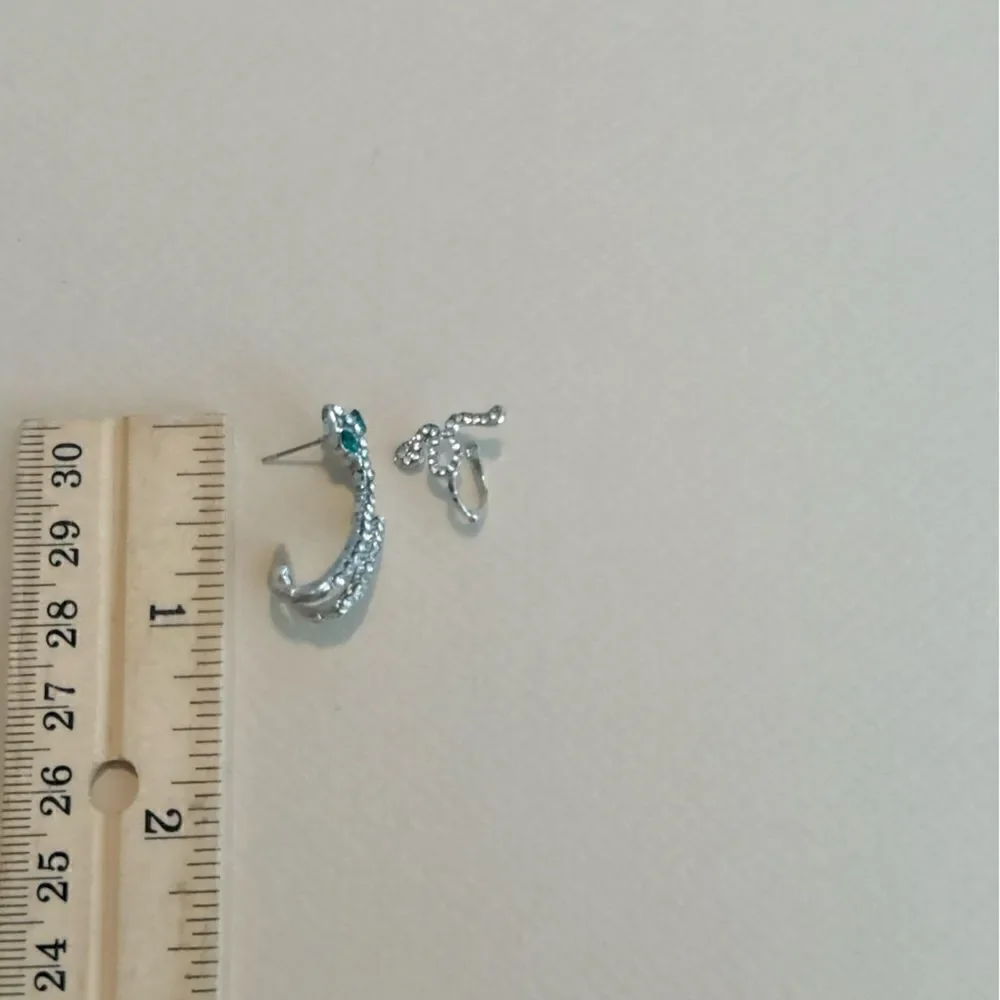 Snake earrings M1038